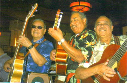 Los Huicholes mariachi trio
